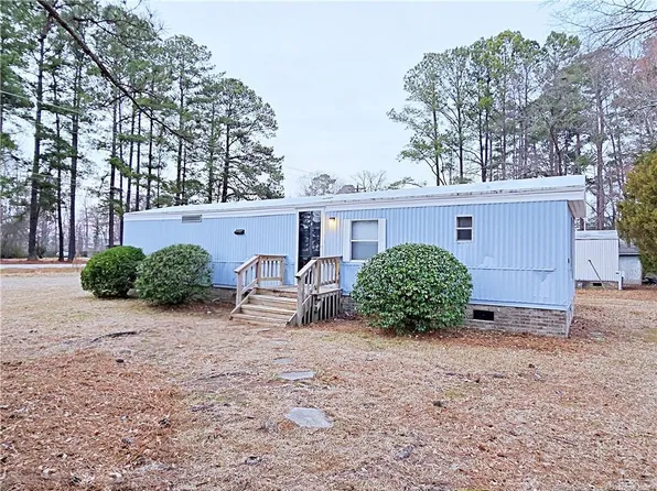 826 Rembrandt Dr, Fayetteville, NC 28314