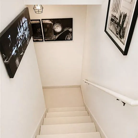8945 Carroll Manor Dr — Photo 33