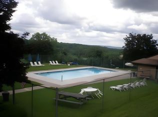 1123 Cromwell Hills Dr, Cromwell, CT 06416