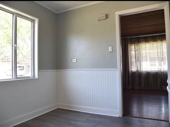 4th image of 317 Somonauk St