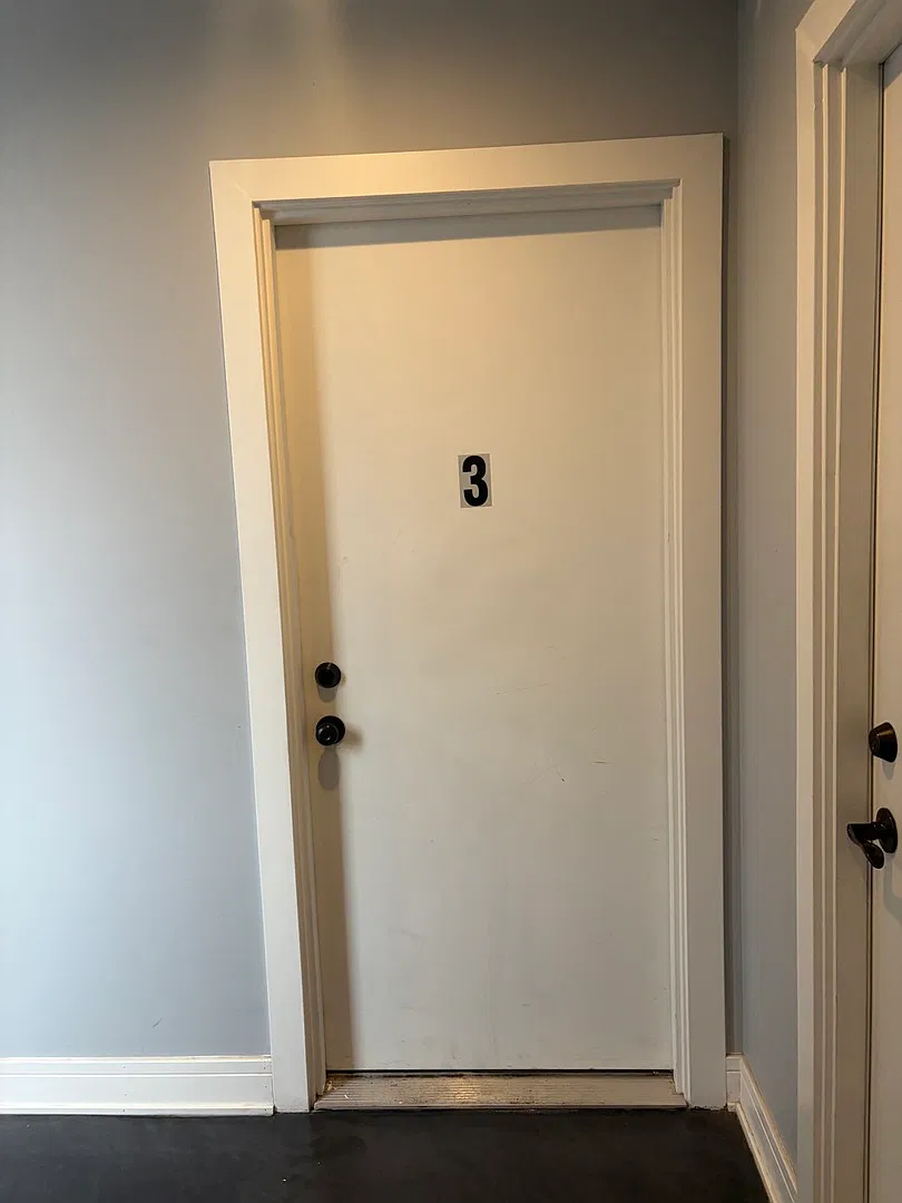 2 bed, 1.5 bath, 1000 sqft, $2,200 — Photo 2