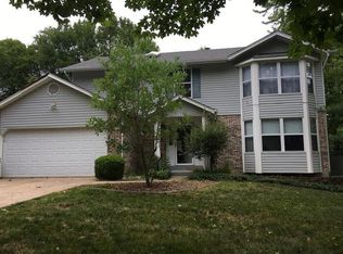 1400 Timothy Ridge Dr, Saint Charles, MO 63304