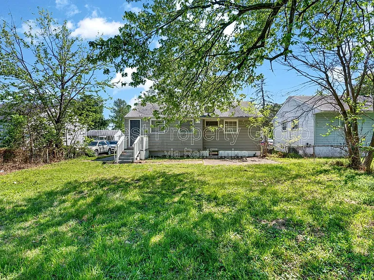 409 Shepley Dr — Photo 24