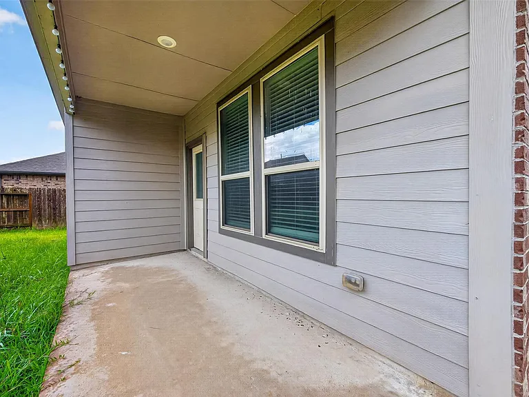 16108 Dockside St — Photo 37