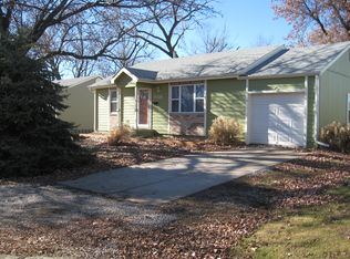 9516 Summit St, Lenexa, KS 66215