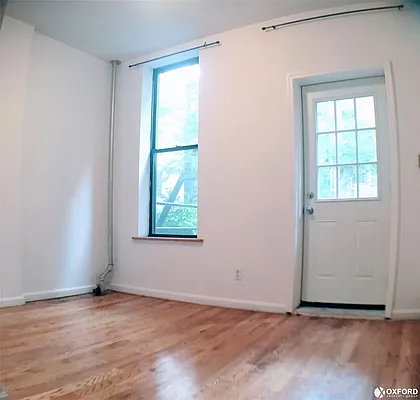 Rented by Oxford Property Group | media 10