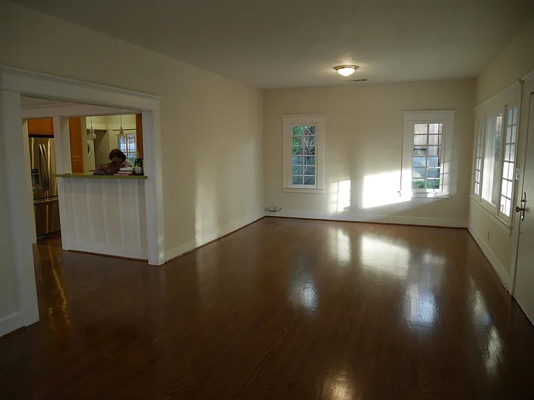 2419 W Sunset Blvd — Photo 7