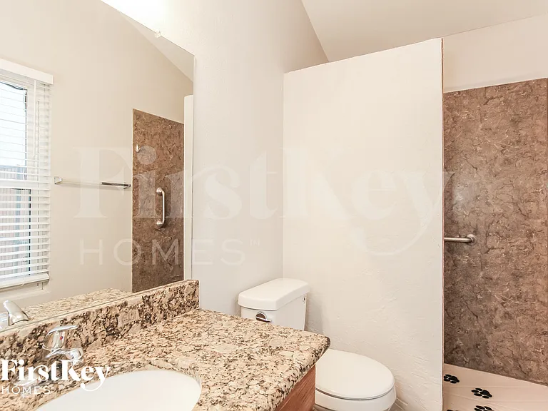 13269 N 56th Ave — Photo 11