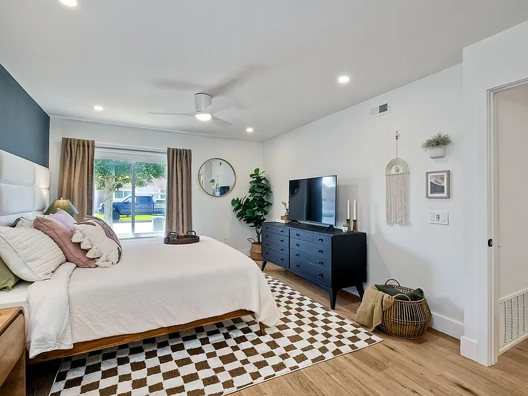 822 Caminito Rosa — Photo 13