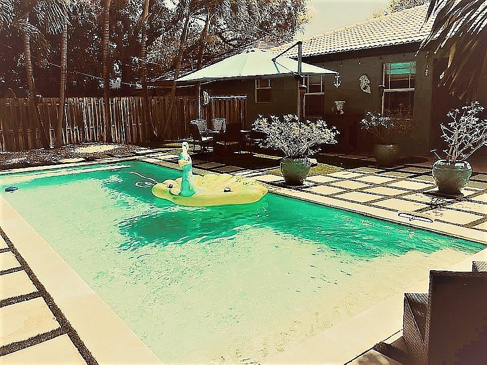 Day Life Pool Area