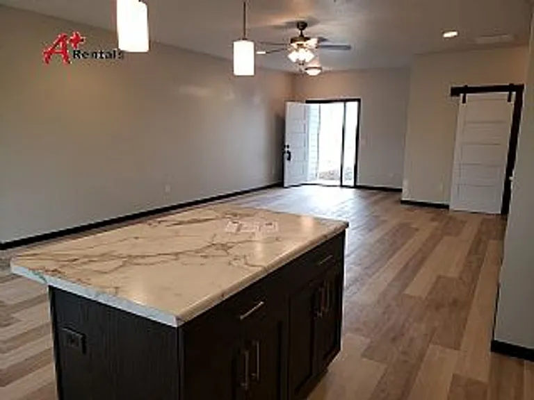 4513 S Dubuque Ave — Photo 4