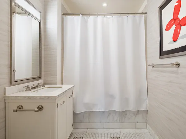 160 West 12th Street image 11 of 20