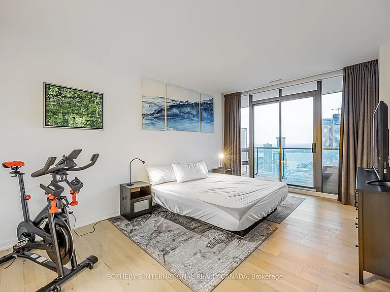 33 Lombard St #4301 — Photo 17