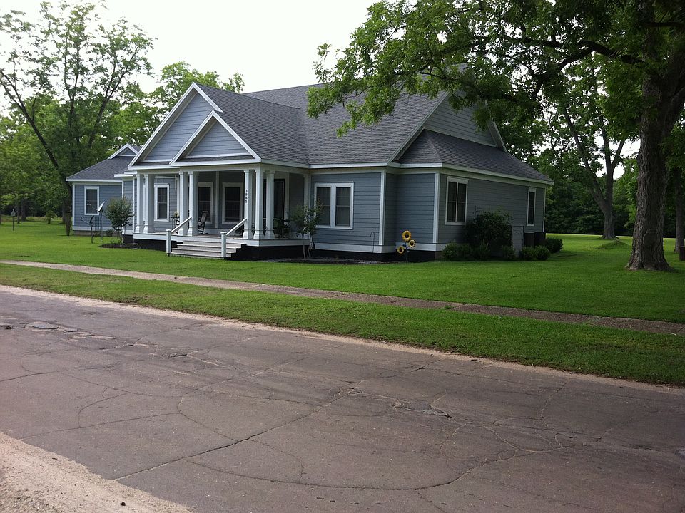 2nd image of 3985 Second Avenue
