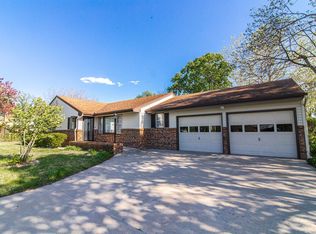 3323 SE 61st St, Berryton, KS 66409