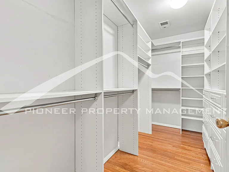 4215 W Byron Pl — Photo 16
