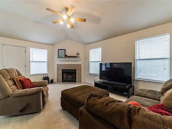3rd image of 307 Abamillo Ct