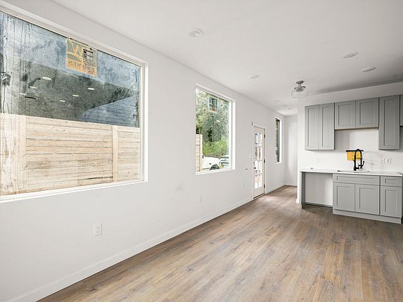 2nd image of 1706 Redd St #2