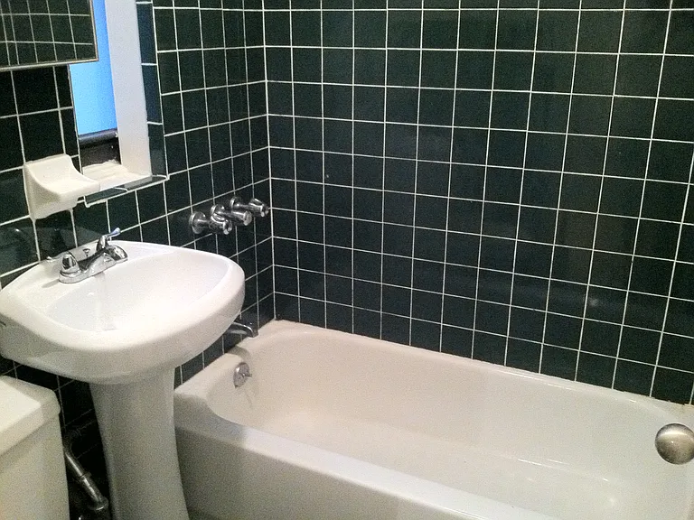 1760 1st Ave #5 — Photo 5