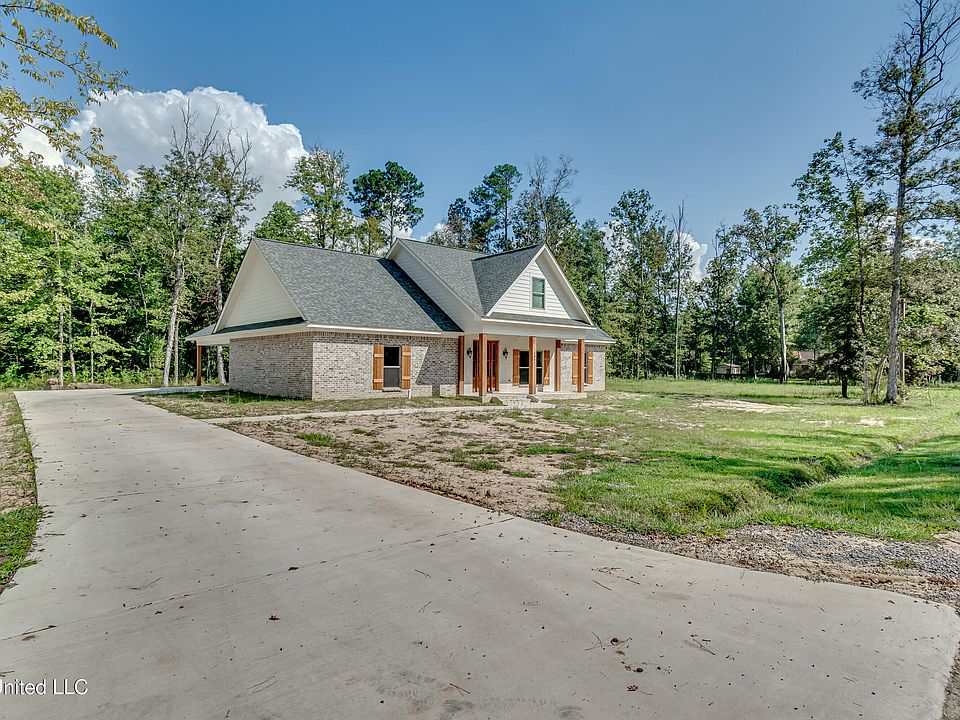 1st image of 104 Shady Oaks Ln