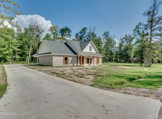 104 Shady Oaks Ln, Forest, MS 39074