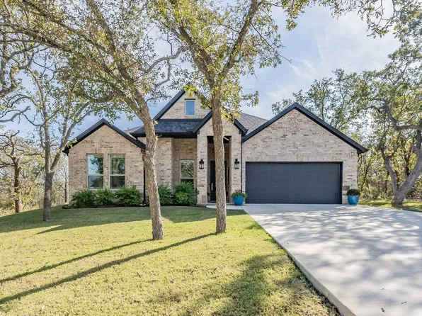 127 Parkers Ct, Bridgeport, TX 76426