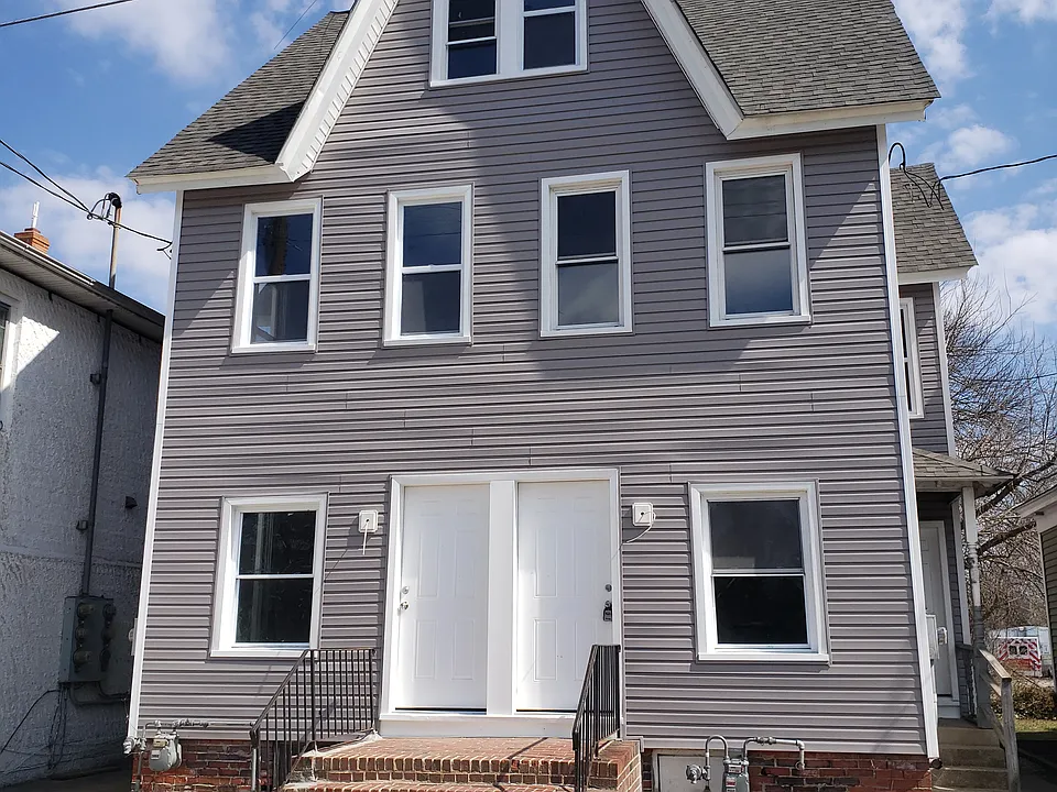 33-35 S Main St #33