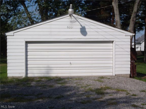 4th image of 6001 Mahoning Ave