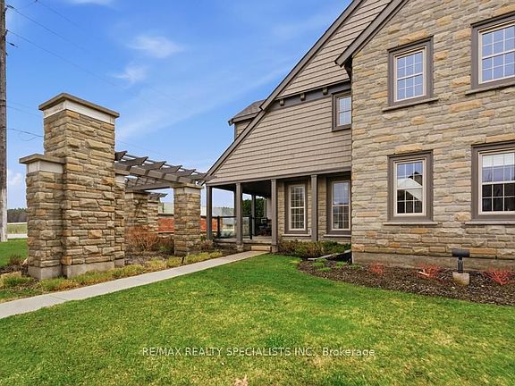 5th image of 101 Frederick Dr #2