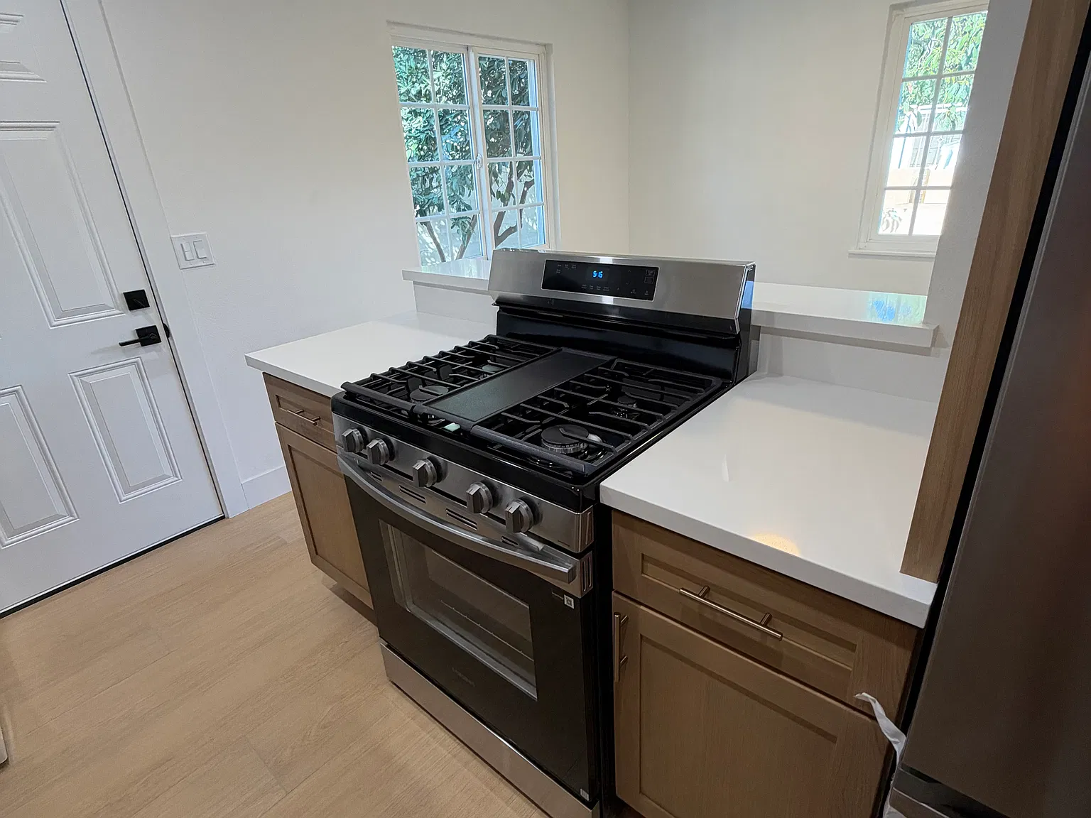 2 bed, 900 sqft, $3,800 — Photo 4