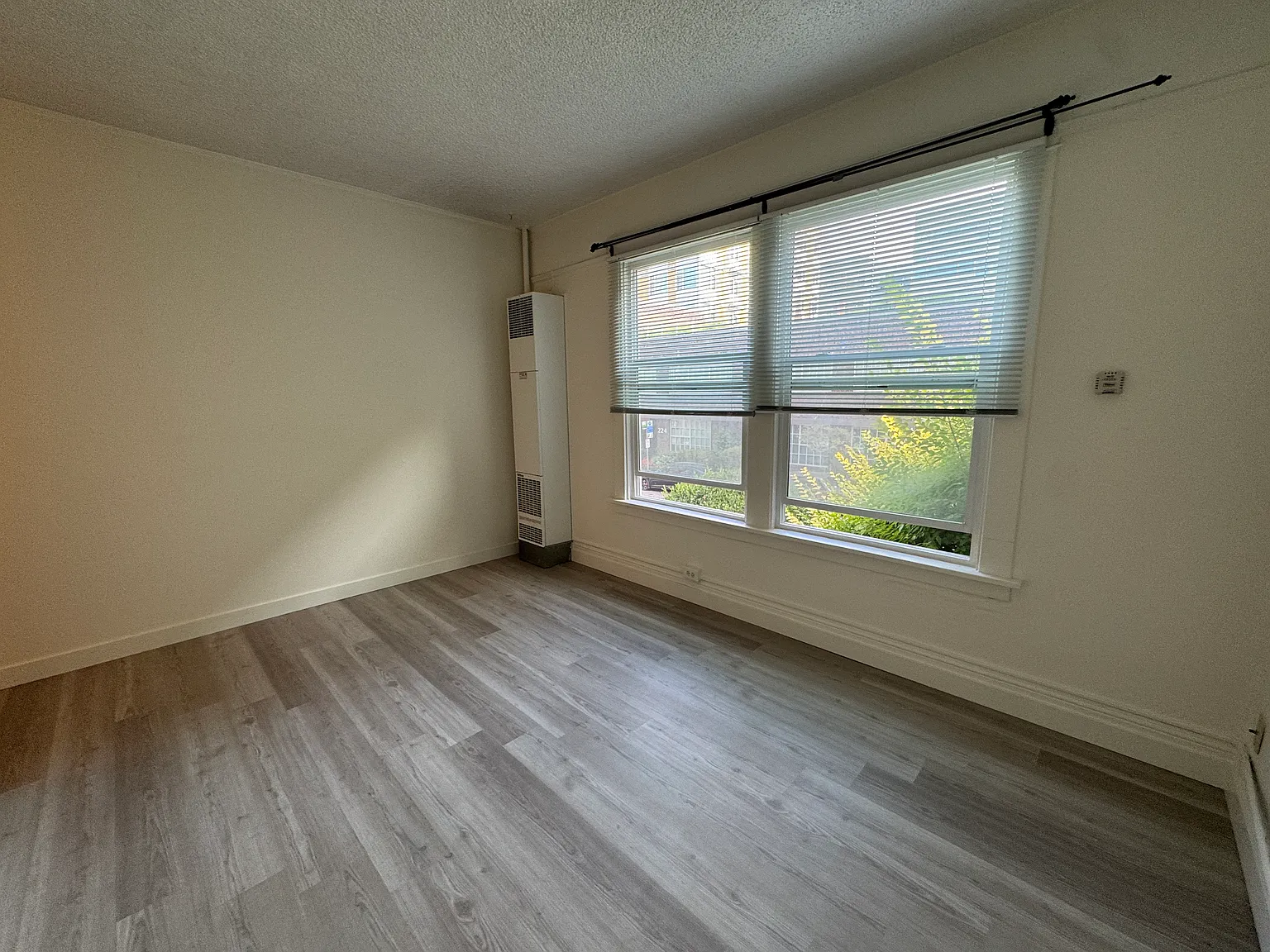 1 bed, 450 sqft, $1,195 — Photo 2