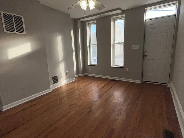 1206 W Cross St — Photo 11
