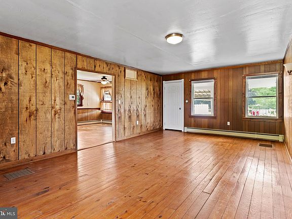 5th image of 2103 Smoketown Rd