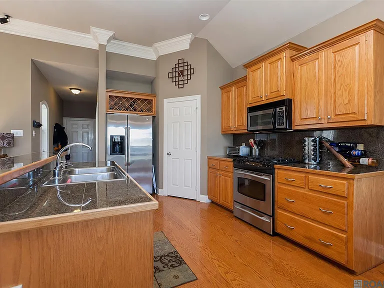 10743 Hillbrook Ave — Photo 27