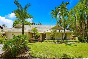 Home For Sale In Boca Lake