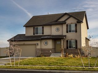 2372 N Sarus Crane Dr, Clinton, UT 84015