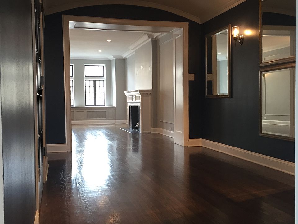 Foyer looking to living room
