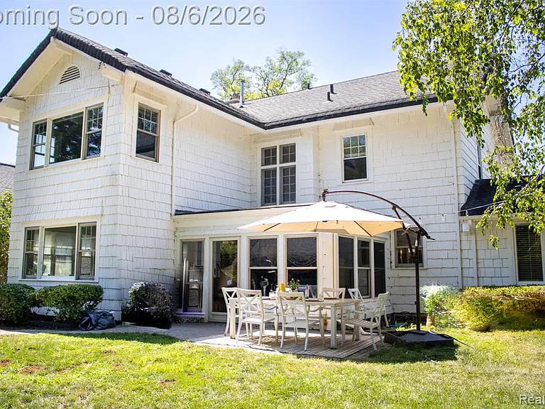1010 Kensington Ave — Photo 32