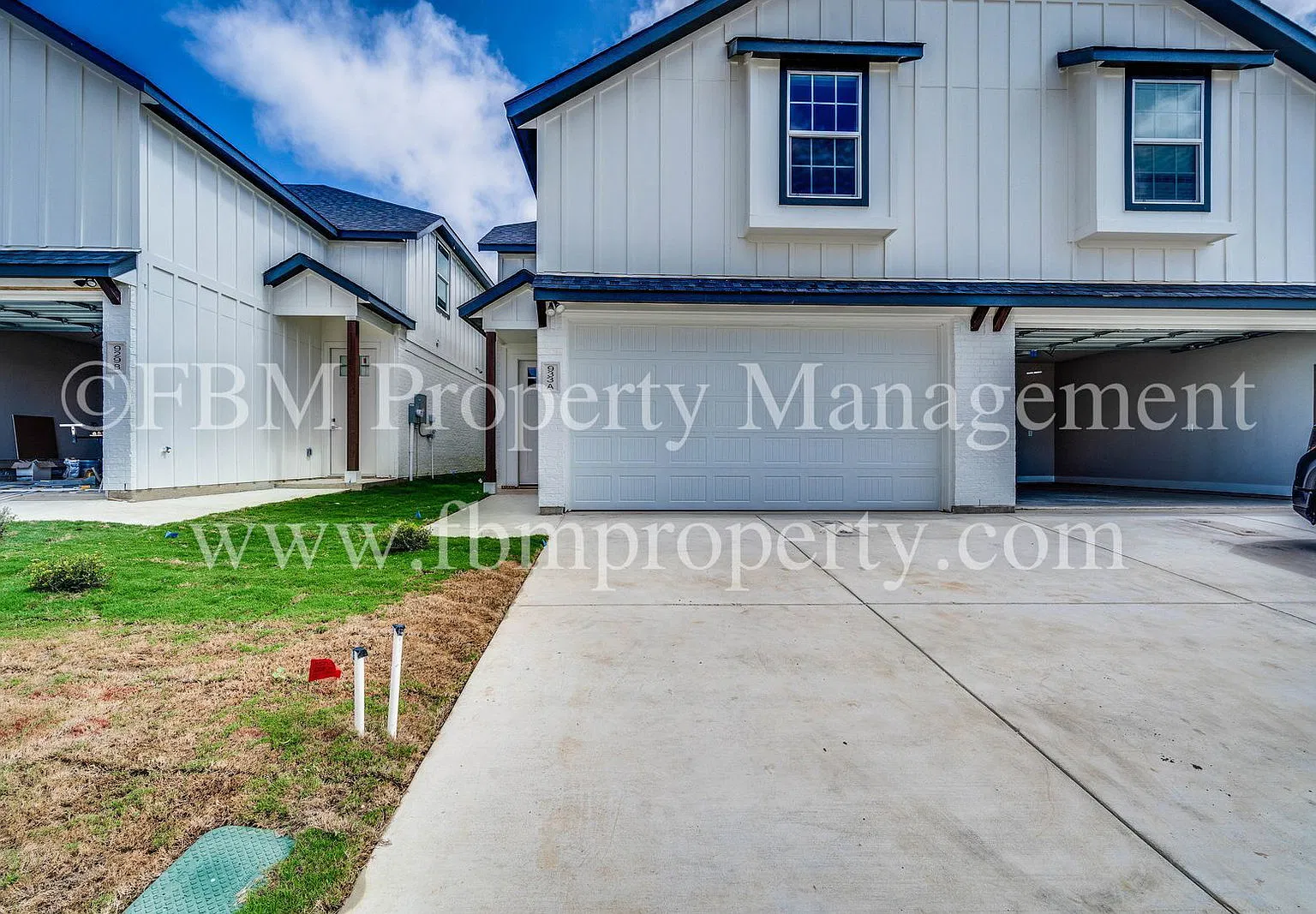 3 bed, 2.5 bath, 1584 sqft, $1,900 — Photo 2