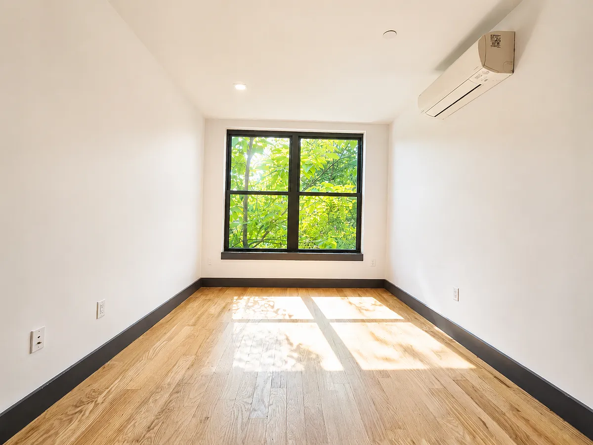 Building Photo - 972 Greene Ave #2F