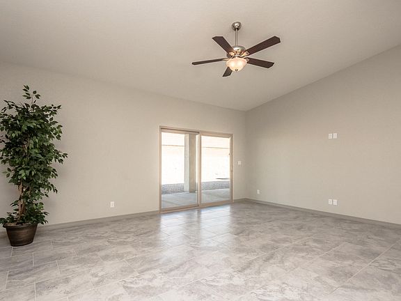 5th image of 2381 Rainbow Ave N