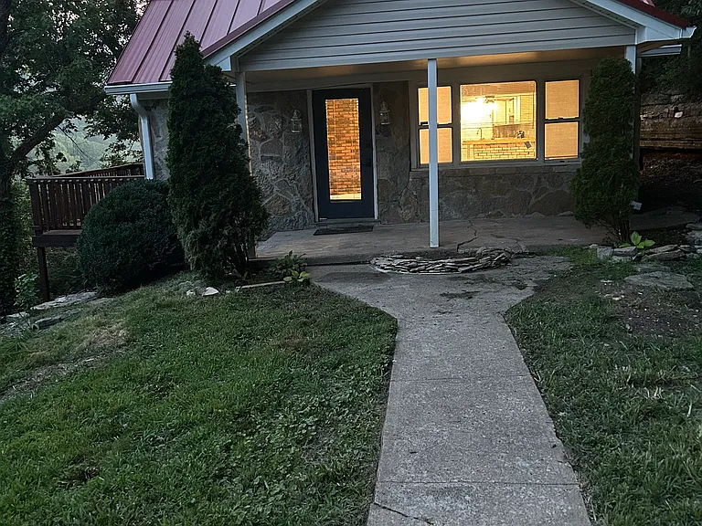 8724 Williams Ln — Photo 27