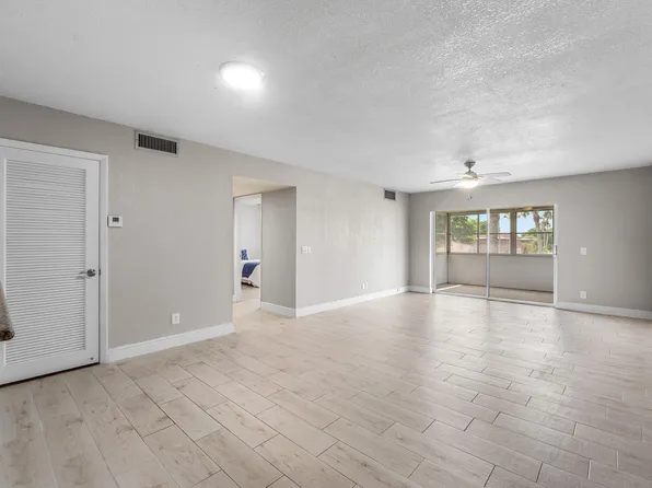 12005 Poinciana Boulevard #209, Royal Palm Beach, FL 33411