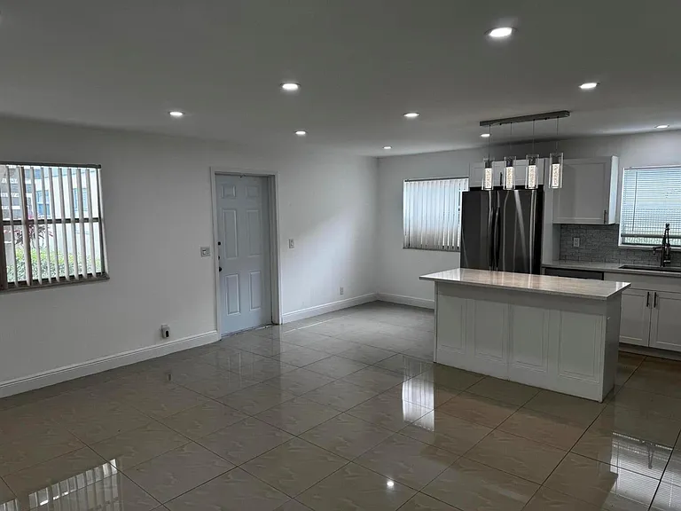 153 Monaco Way #D — Photo 7