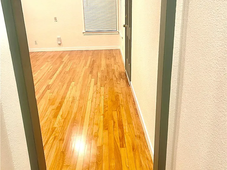 5758 Vineland Ave — Photo 14