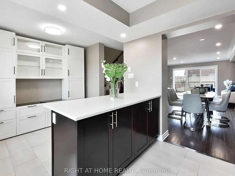 520 Silvertip Ln — Photo 20