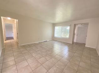 1563 E Canfield Ln, Anaheim, CA 92805