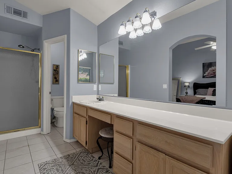 4801 W Harrison St — Photo 10