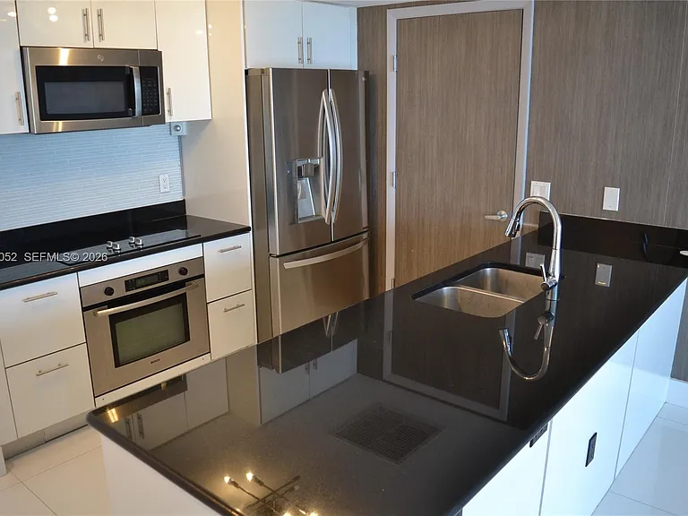 50 Biscayne Blvd #1408 — Photo 4