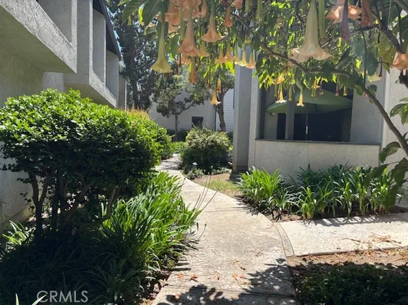 2510 W Macarthur Blvd Unit M, Santa Ana, CA 92704